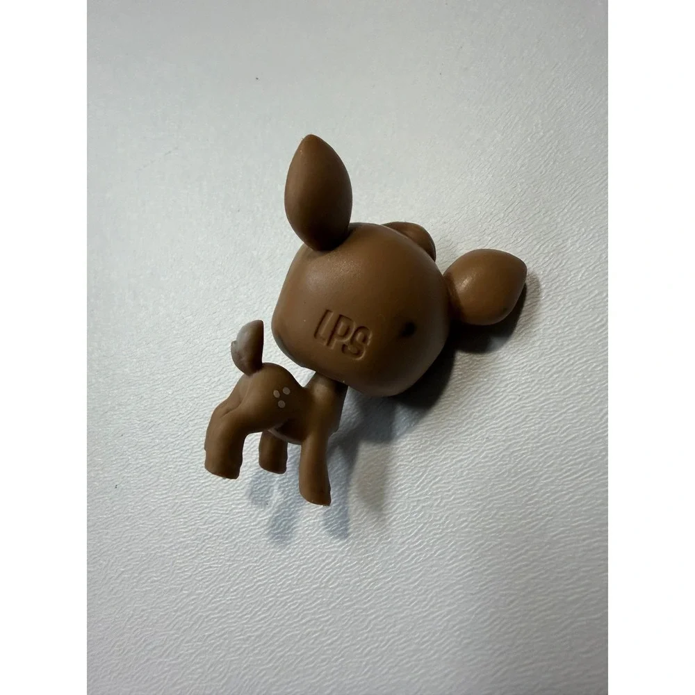 Littlest Pet Shop LPS Deer Fawn #634 Brown Blue Eyes White Spots Hasbro Figure